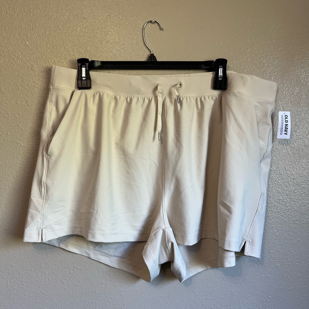 (NWT) OLD NAVY High-Rise 3” inseam powersoft athletic shorts